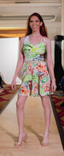Load image into Gallery viewer, Crop Top Bloom
