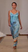 Load image into Gallery viewer, Slip dress Dolphin

